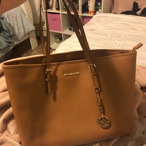 Tan Michael Kors Tote (REAL)